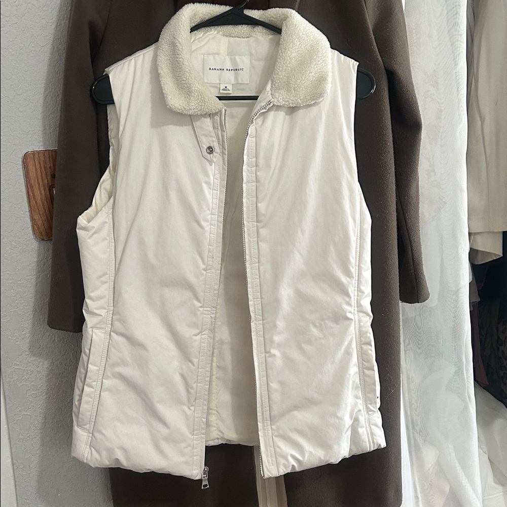 Banana Republic Cream Sherpa-Collar Puffer Vest